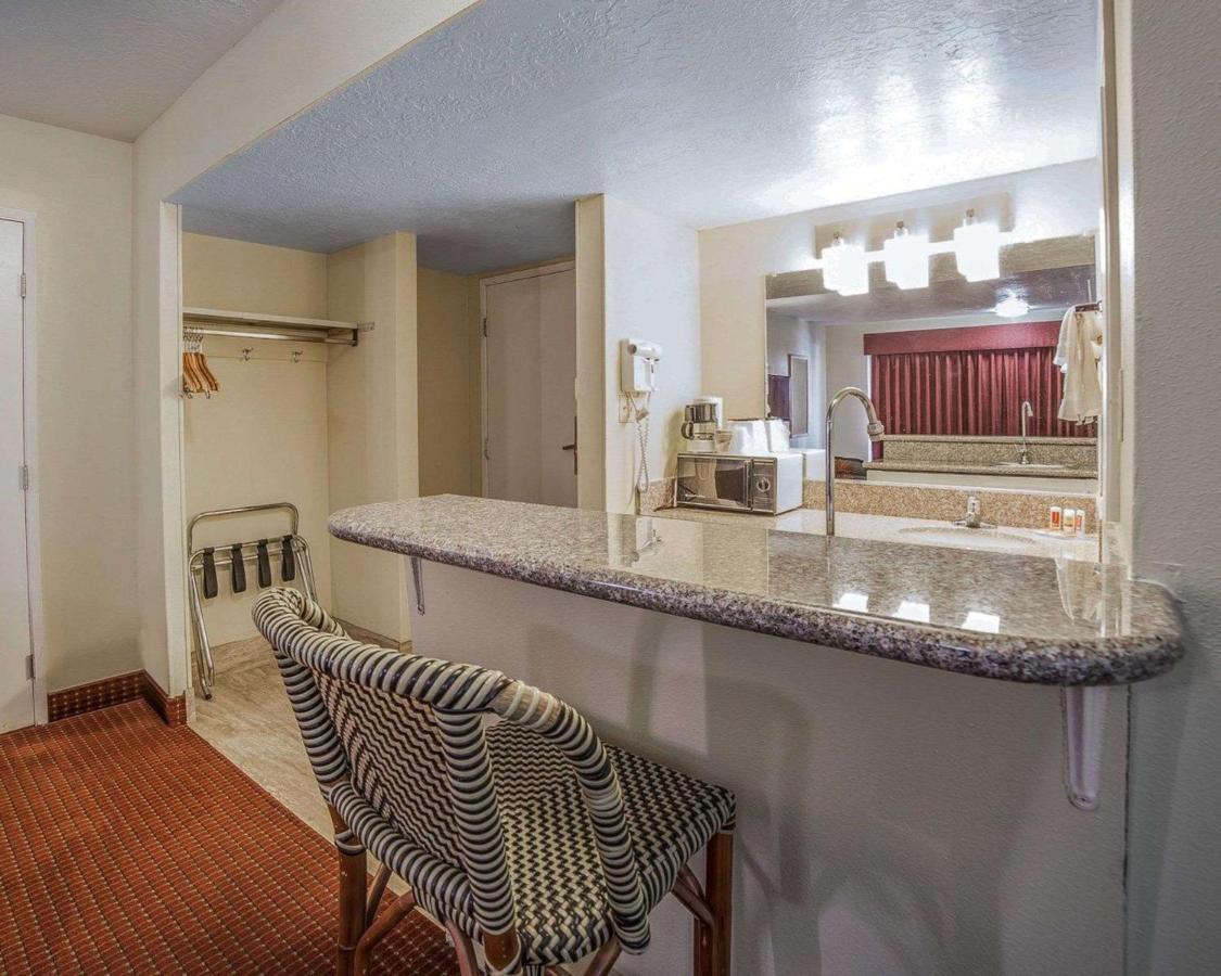King Mini Suite