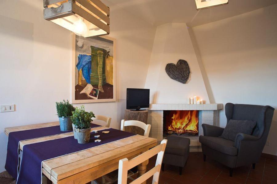 Two-Bedroom House,1058493913:JPEG