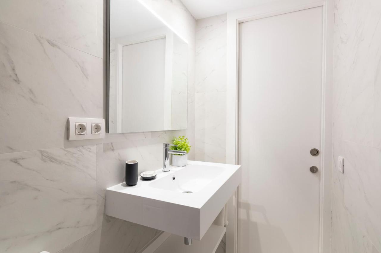 Two-Bedroom Apartment,1068452995:JPEG