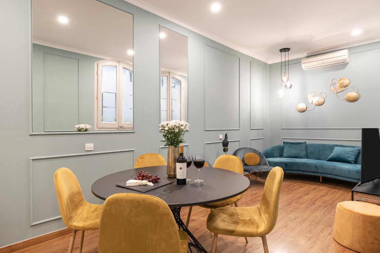 Interior Three-Bedroom Apartment (no view, no balcony)