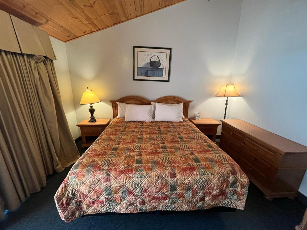 King Room with Mountain View
