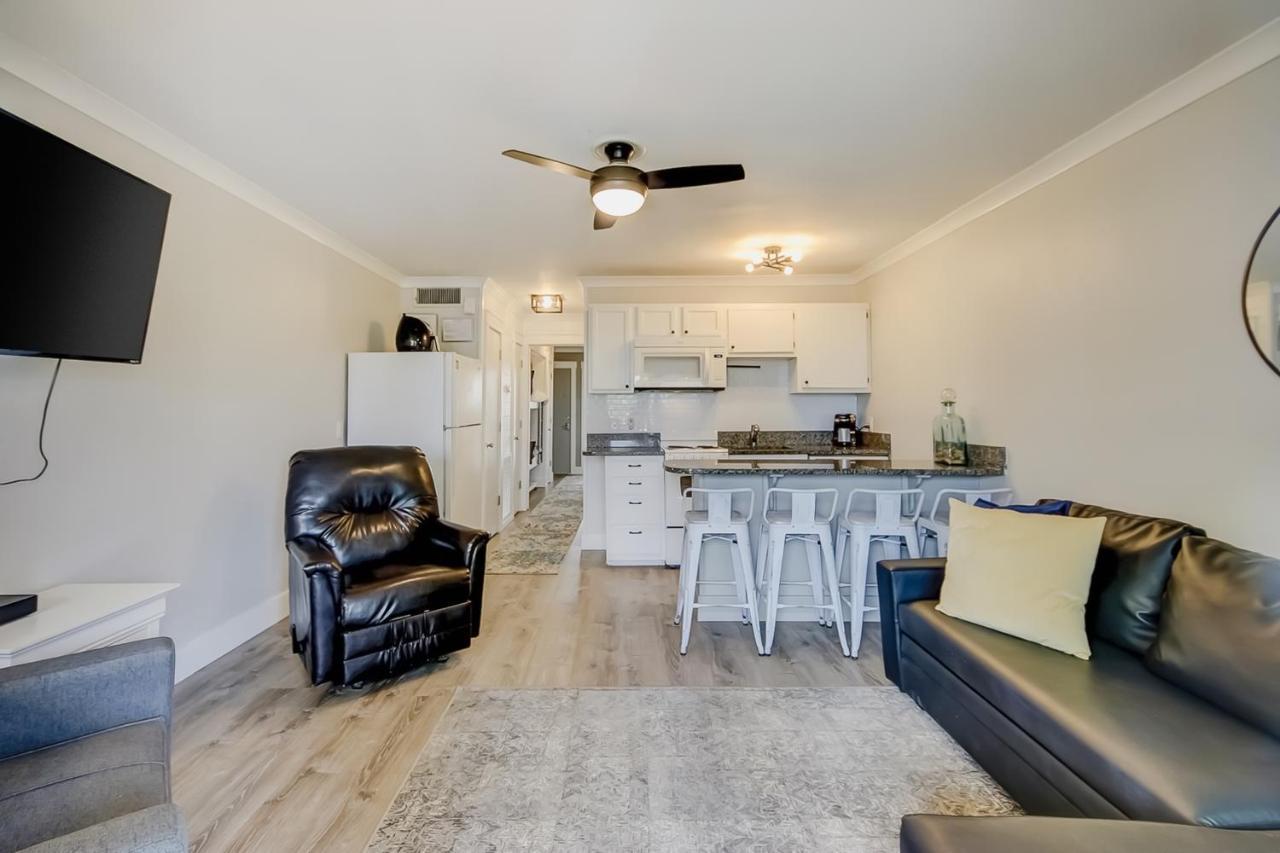 One Bedroom Apartment