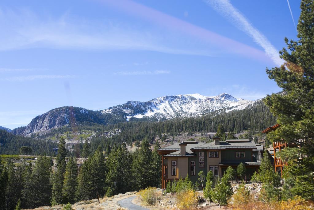 2 Bedroom Apartment with Grand Mountain View