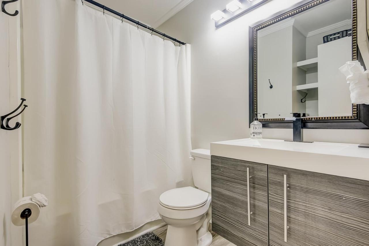 One Bedroom Apartment