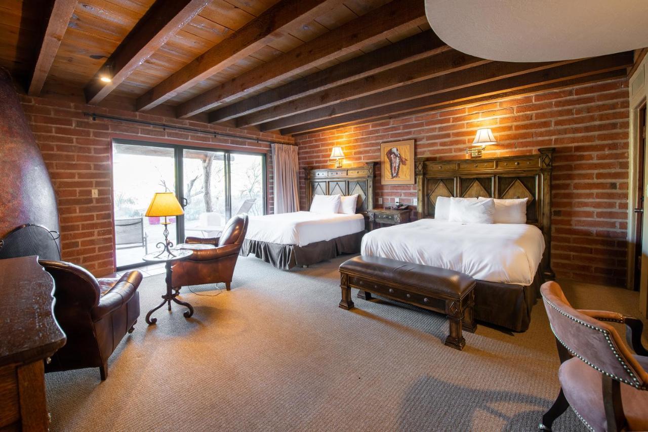 Desert Garden Casita with 2 Queens,1434774940:JPEG