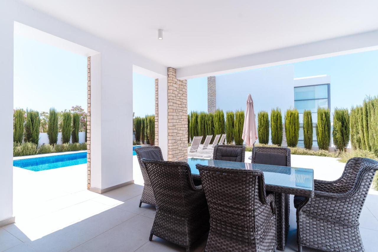 Villa,1266734722:JPEG