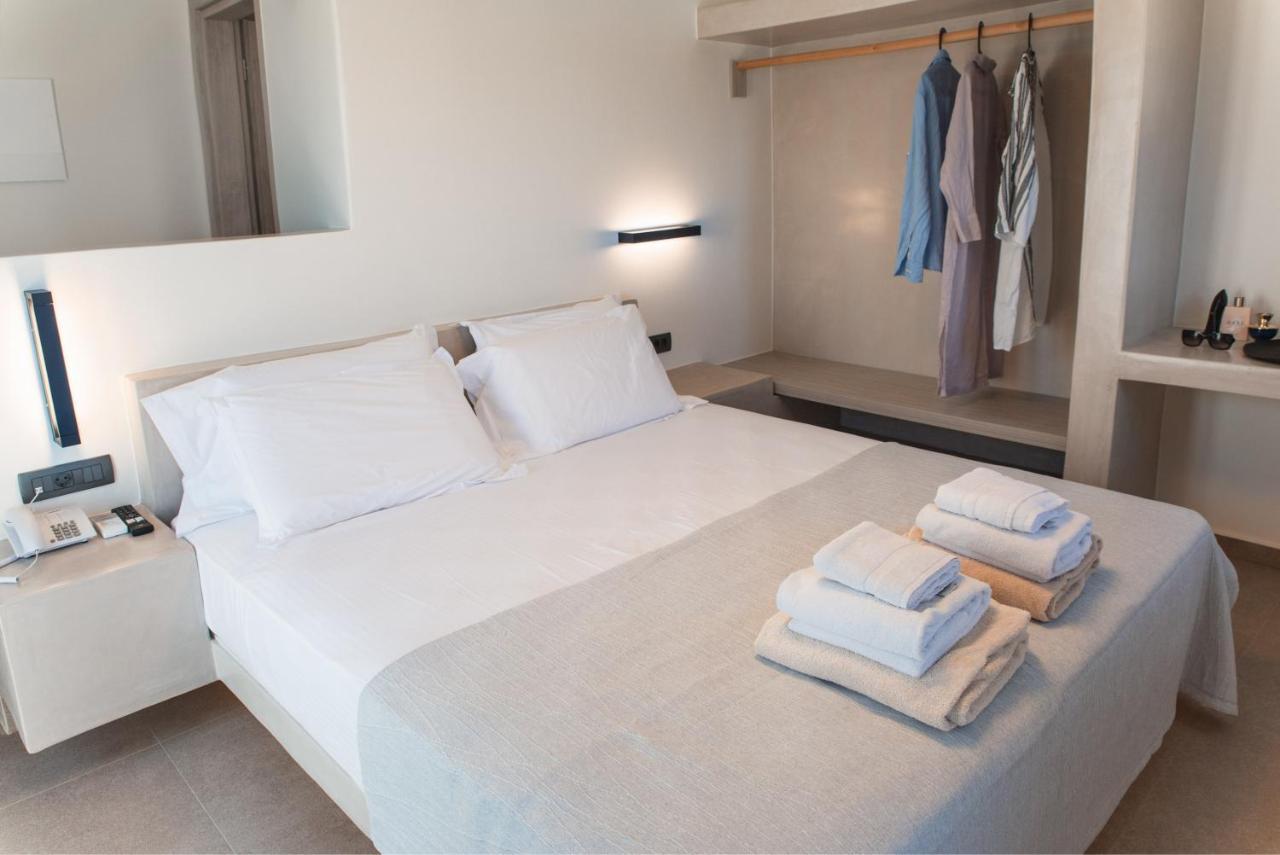 Deluxe Suite with Panoramic Sea View and Outdoor Hot Tub,1294160872:JPEG