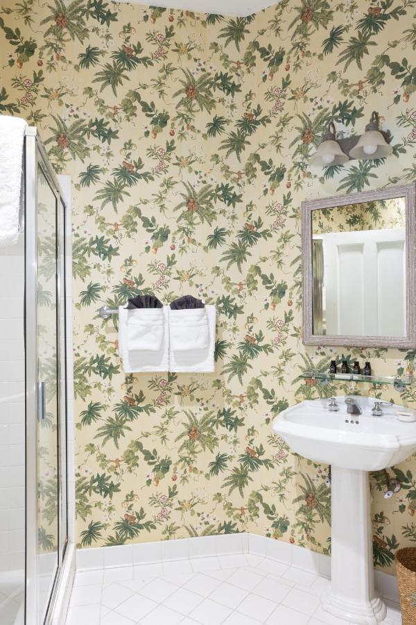 Two-Bedroom Lagoon Cottage