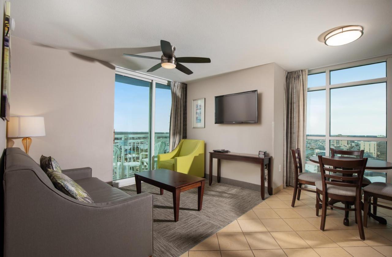 One-Bedroom Suite with Boulevard View,1381737821:JPEG