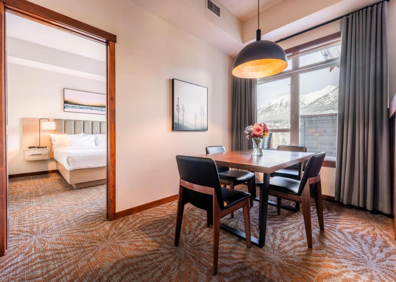 Two-Bedroom Apartment with Mountain View,1405865279:JPEG