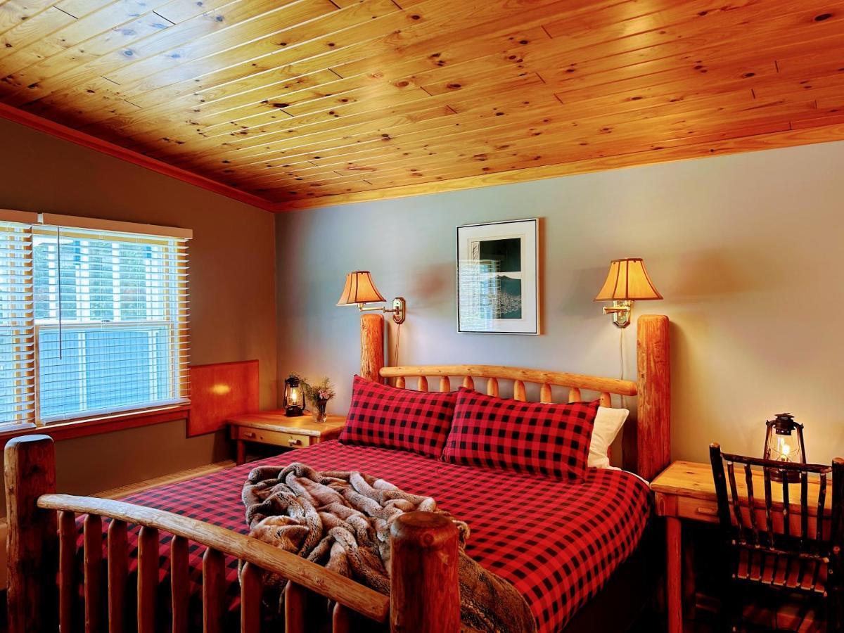 Suite with Mountain View