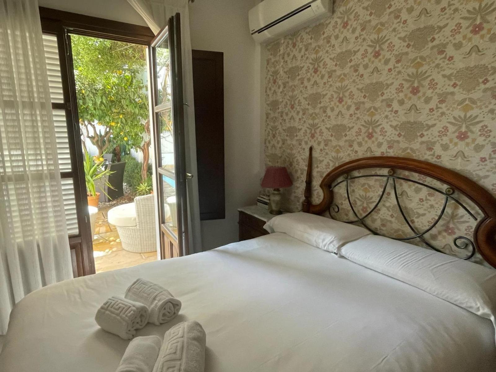Double Room with Swimming Pool Access
