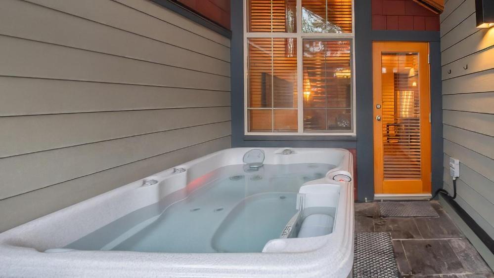 Three-Bedroom Chalet,1523221657:JPEG