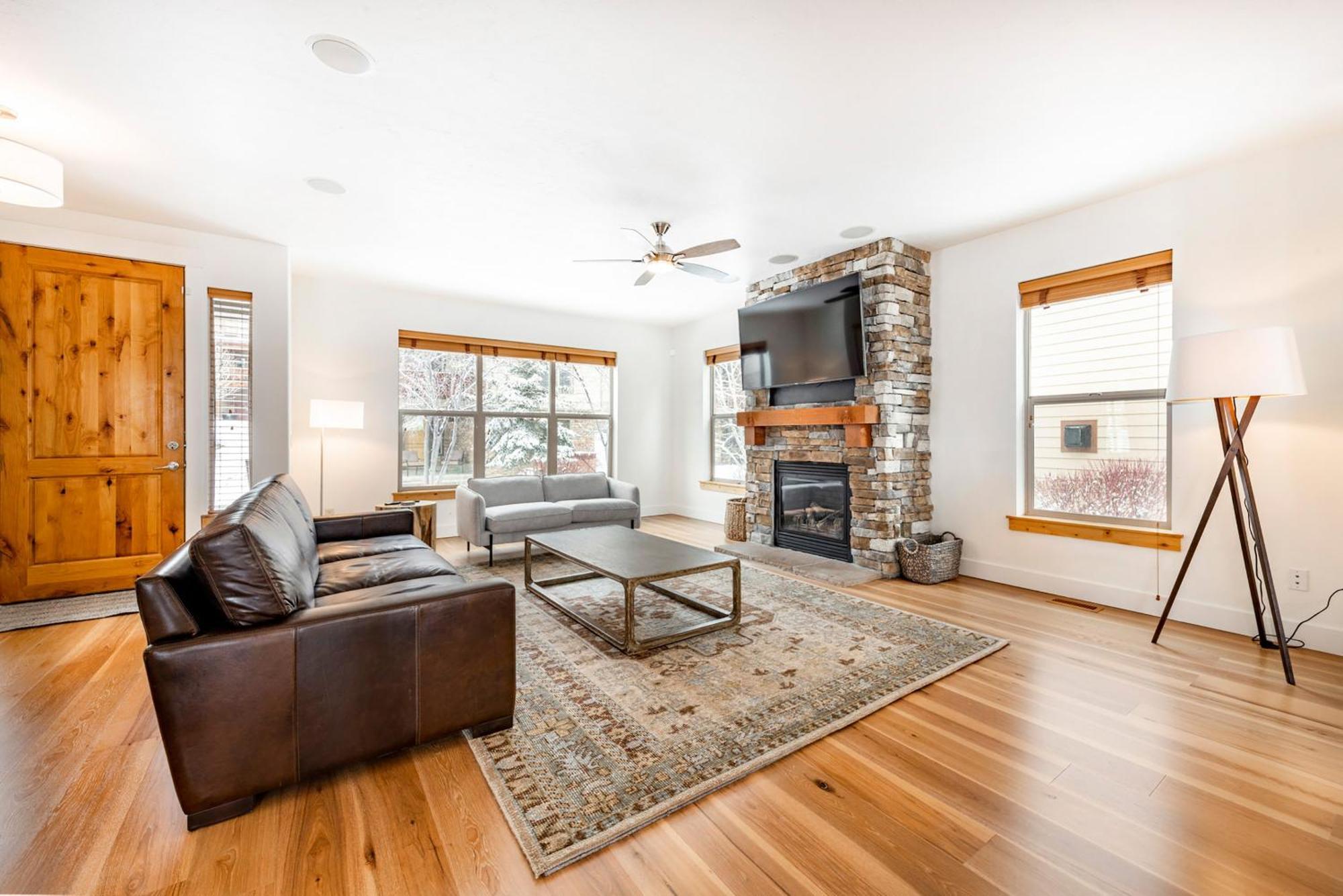 4 Bedroom Townhome #5601