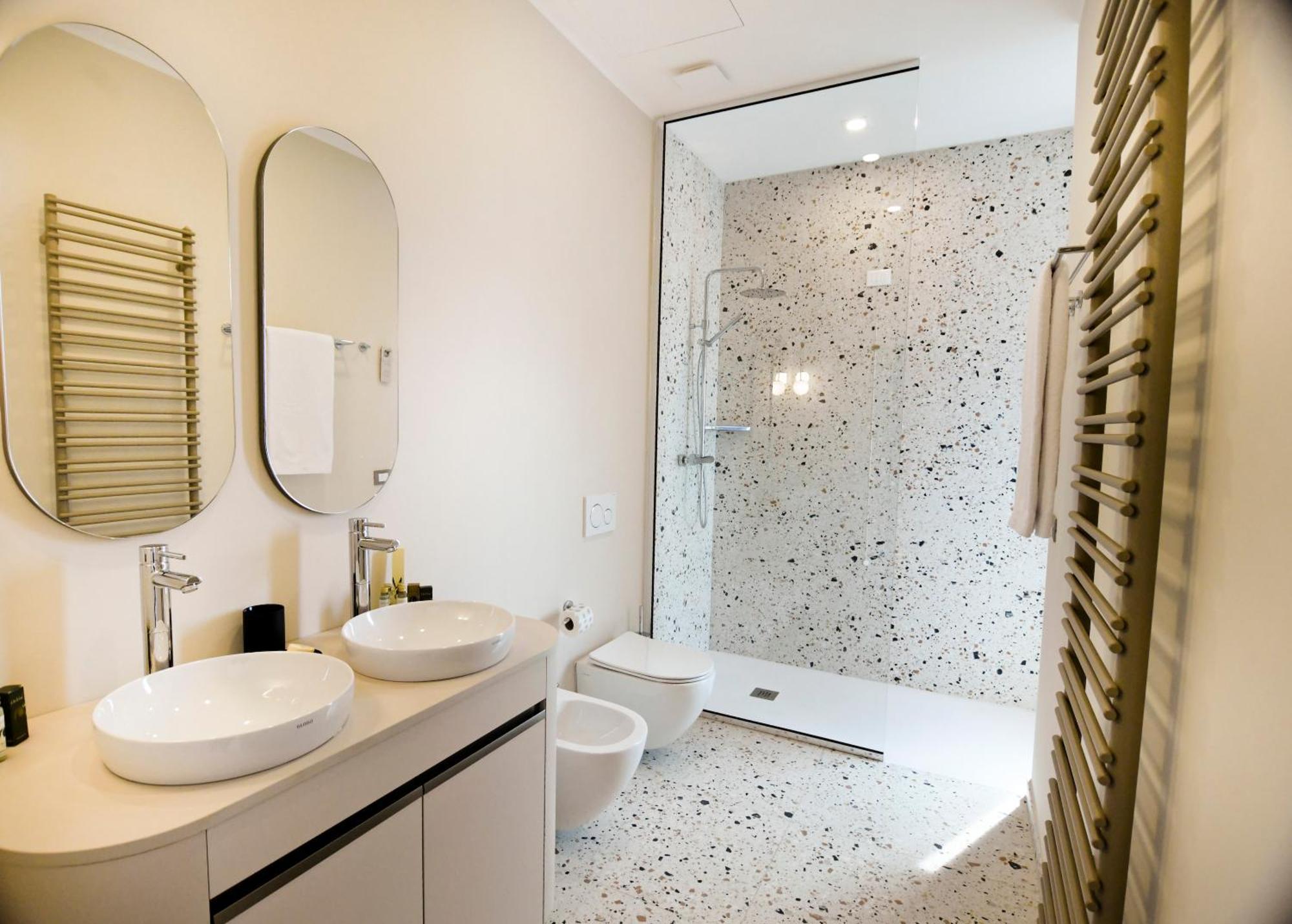 King Room with Spa Bath