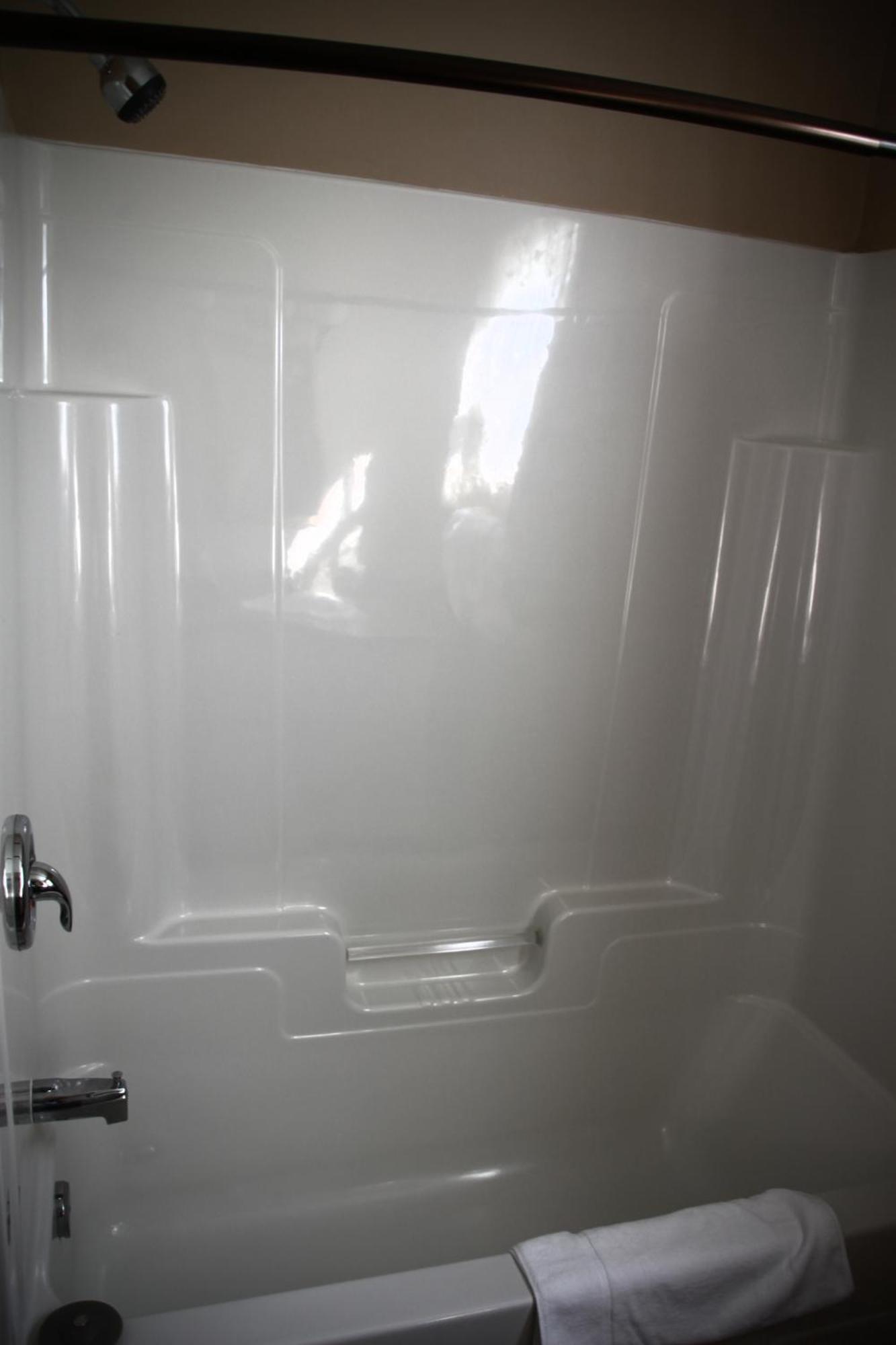 Two-Bedroom Cottage,1589614462:JPEG