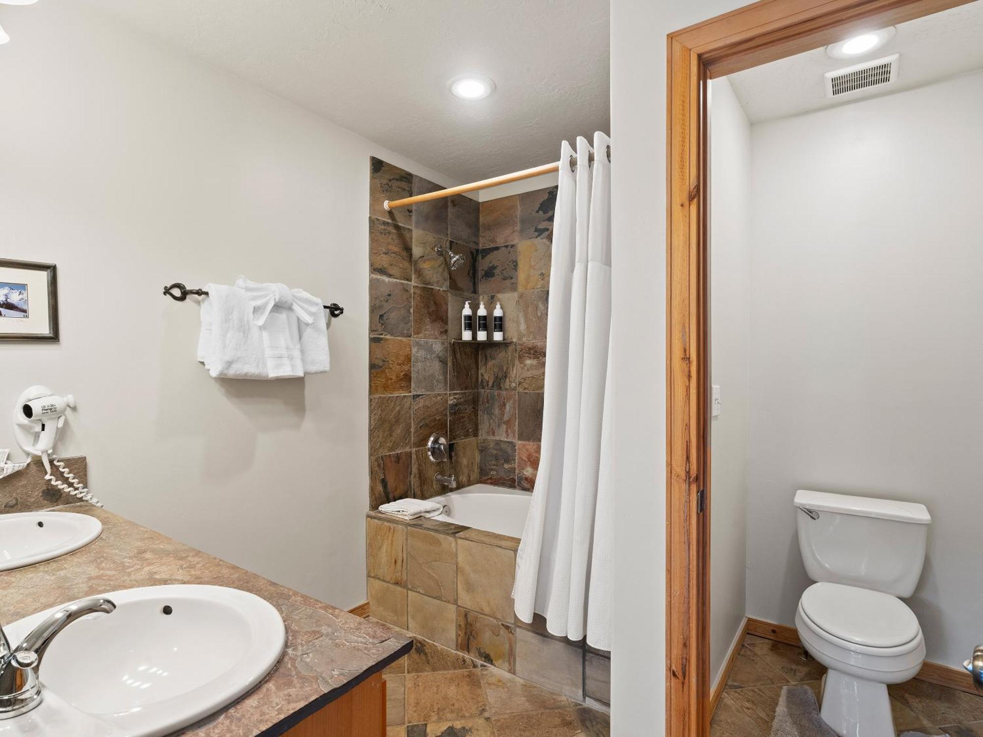 4 Bedroom Townhome 5531