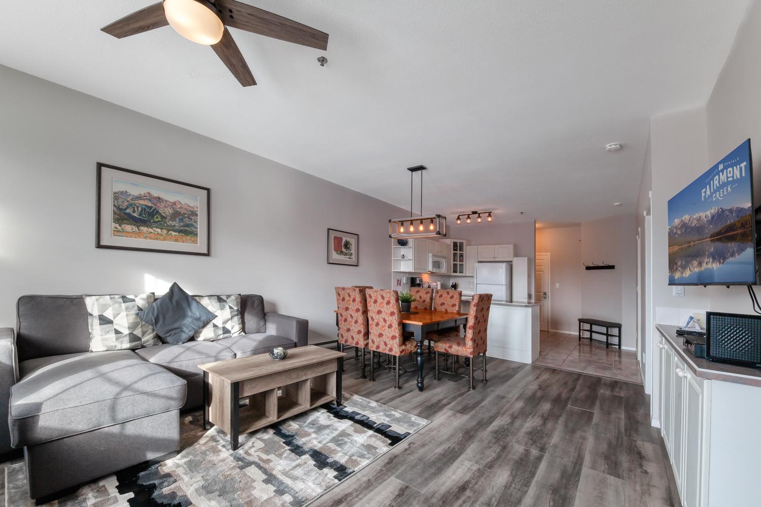 Classic One-Bedroom Apartment with King Bed,1622508348:JPEG