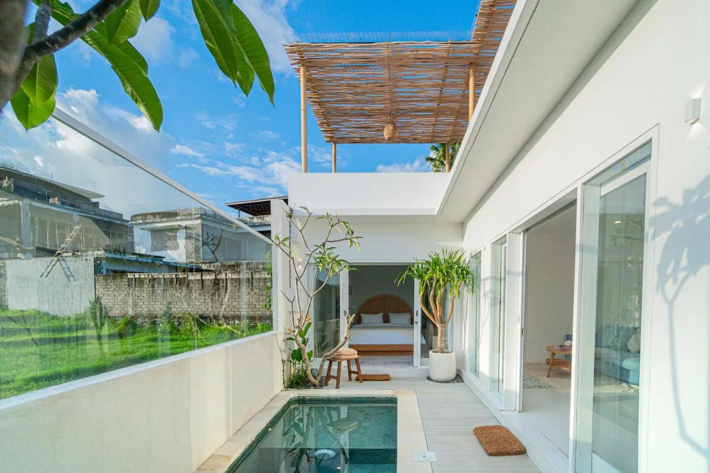 Villa with Garden View