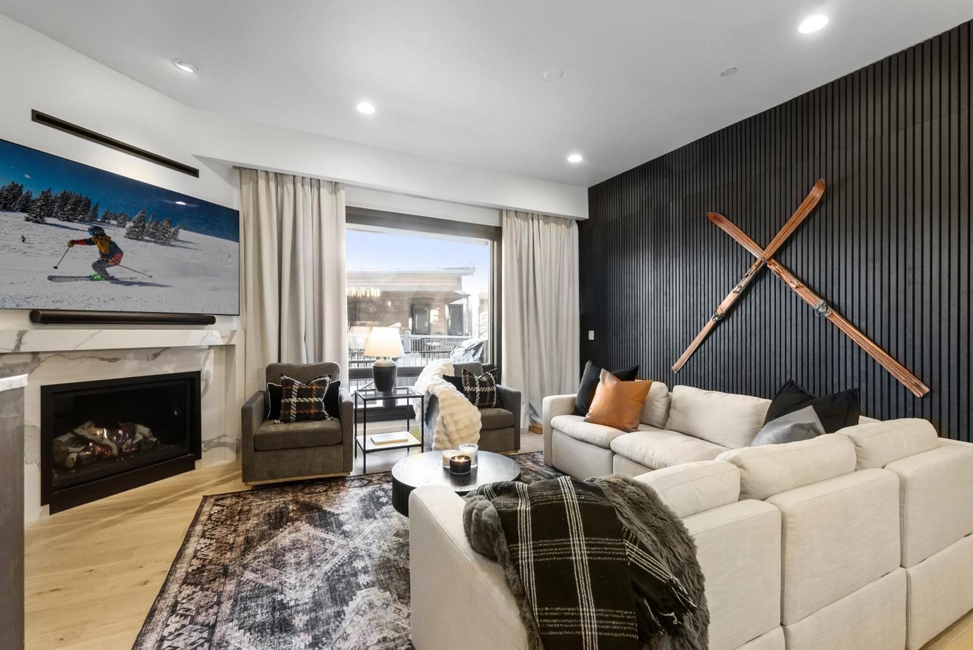 Three-Bedroom Deluxe Apartment