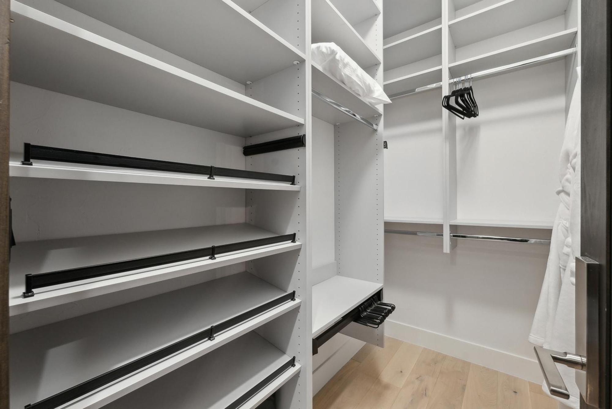 Three-Bedroom Deluxe Apartment