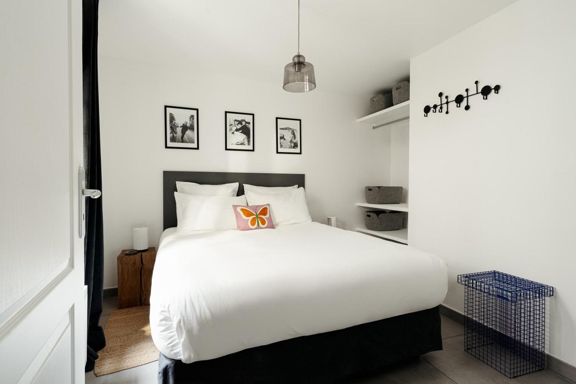 One-Bedroom Deluxe Apartment