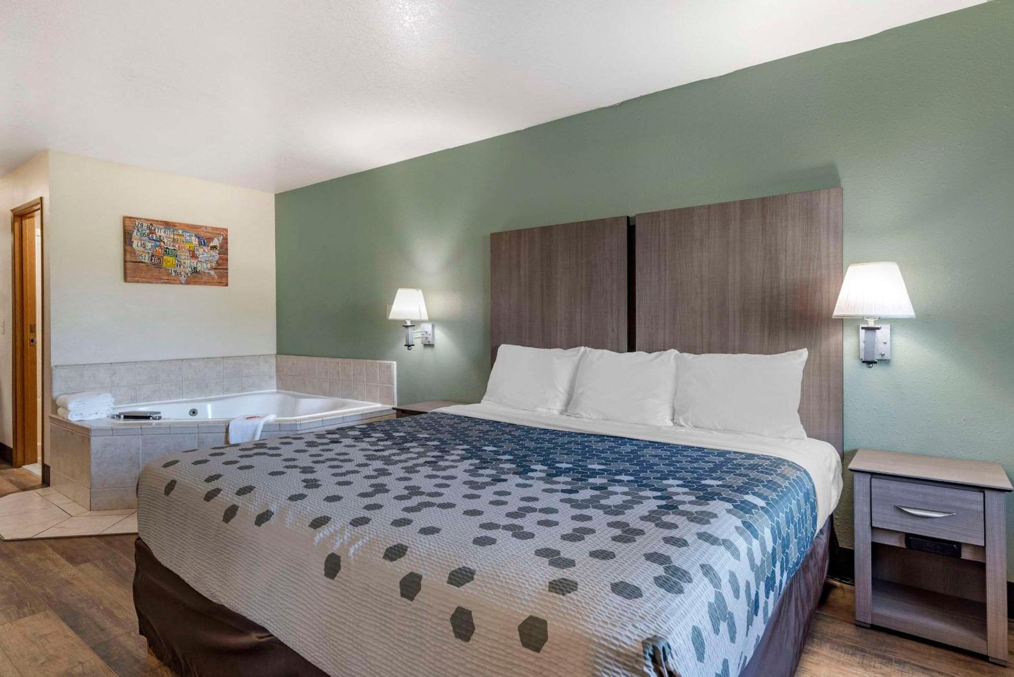 King Suite Spa Whirlpool