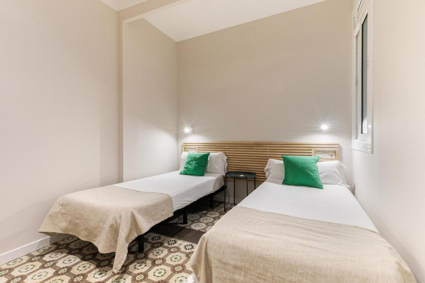 Two-Bedroom Apartment with Terrace - Comte Borrell, 41