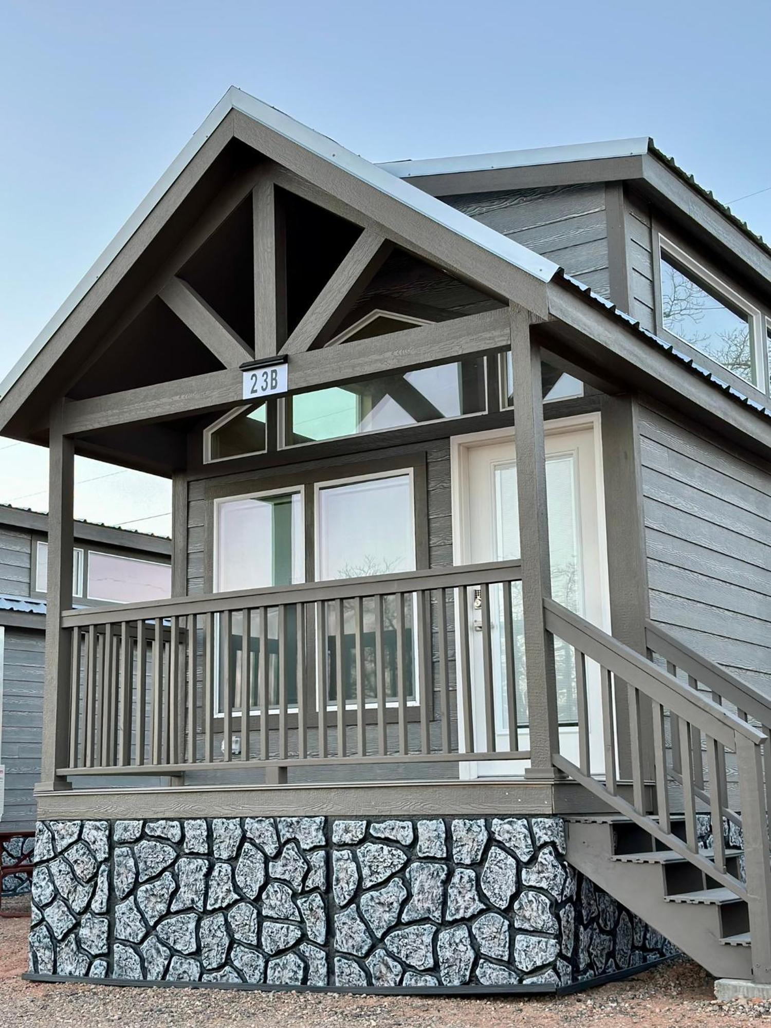 Superior King Suite,1744541511:JPEG