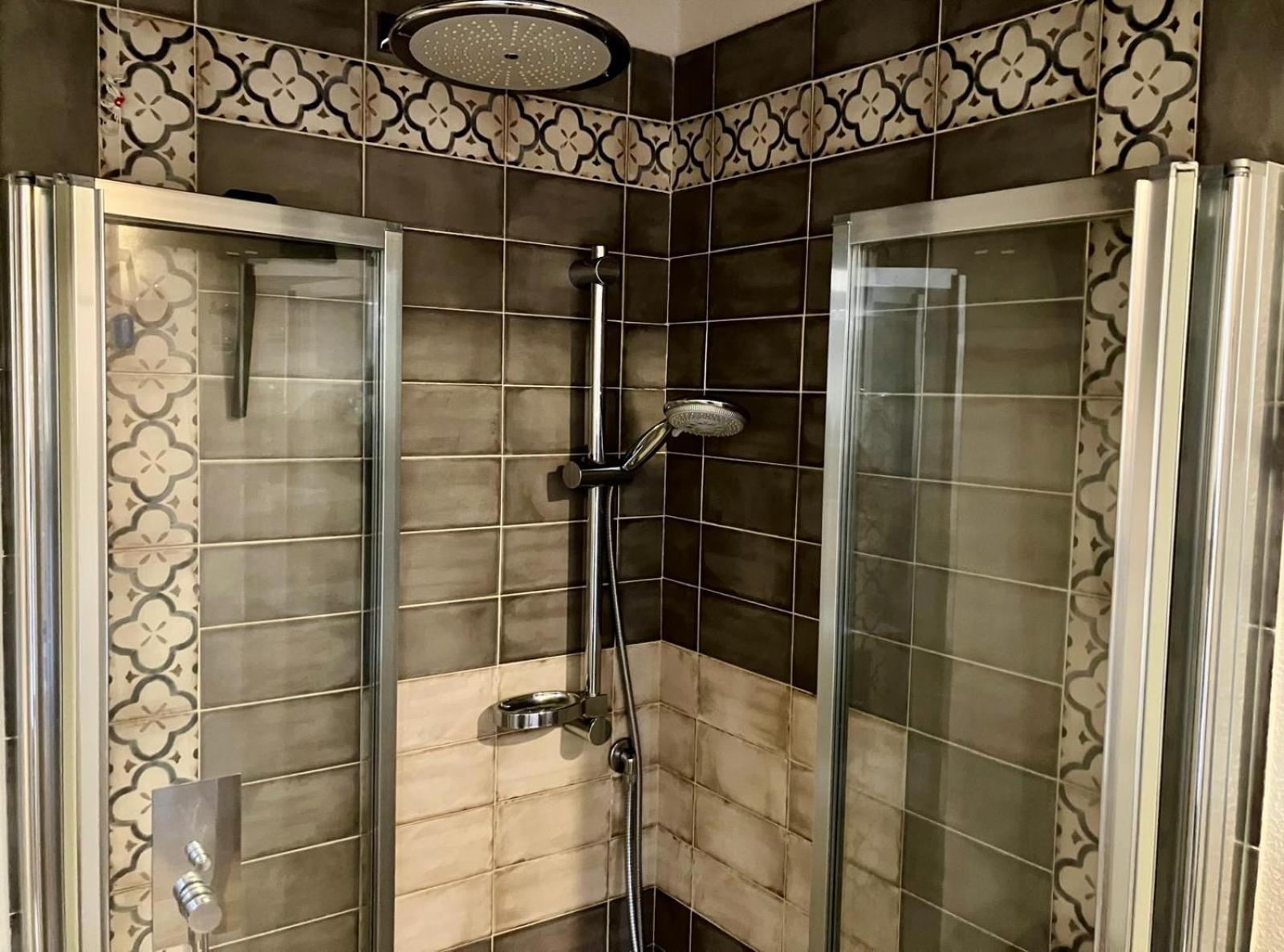 Two-Bedroom Deluxe Apartment with Garden View,1666670748:JPEG