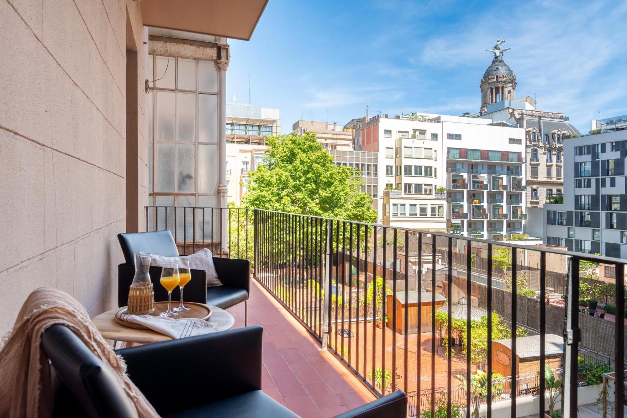Deluxe Four-Bedroom Apartment