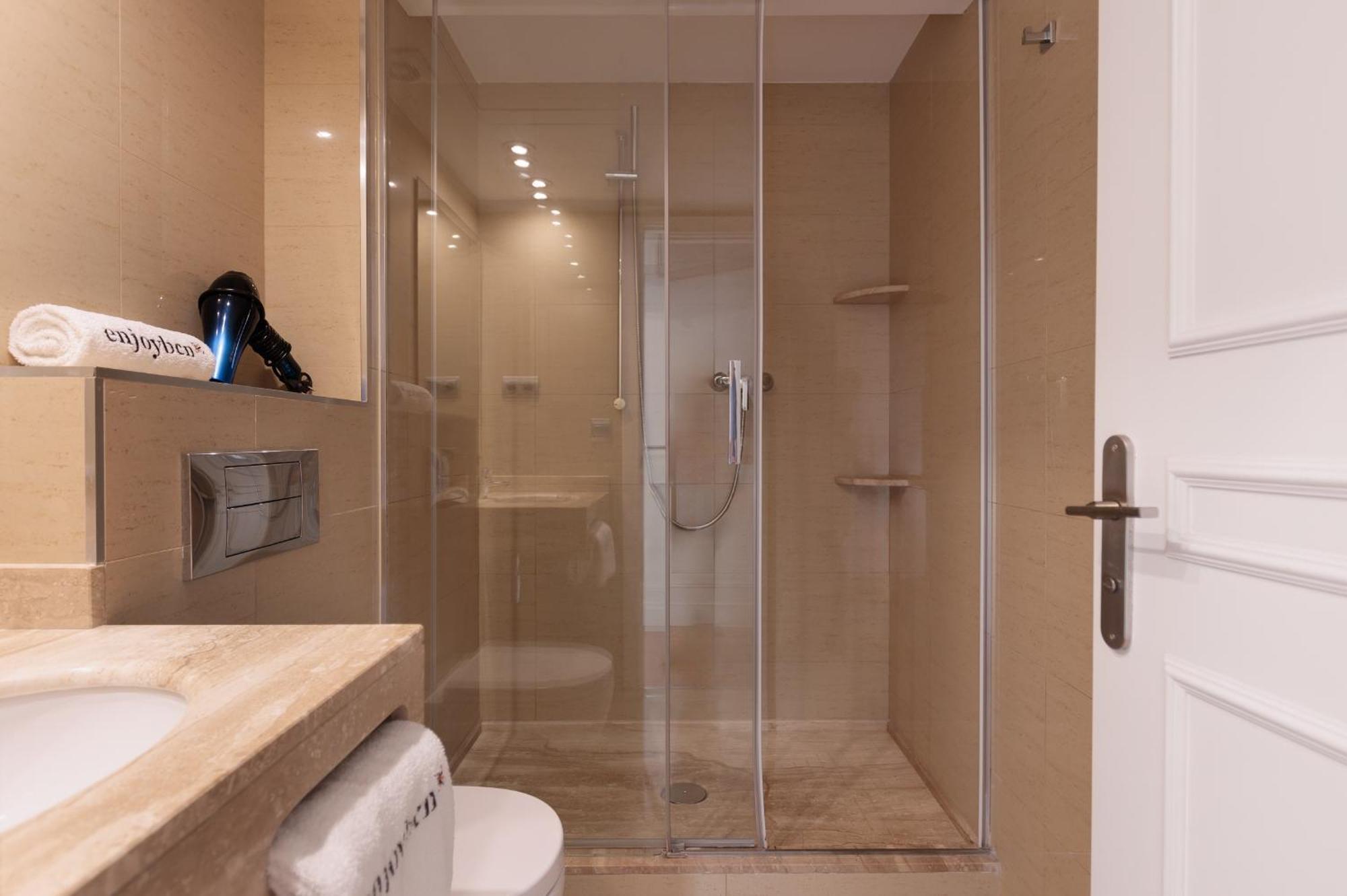 Deluxe Apartment,1685108295:JPEG