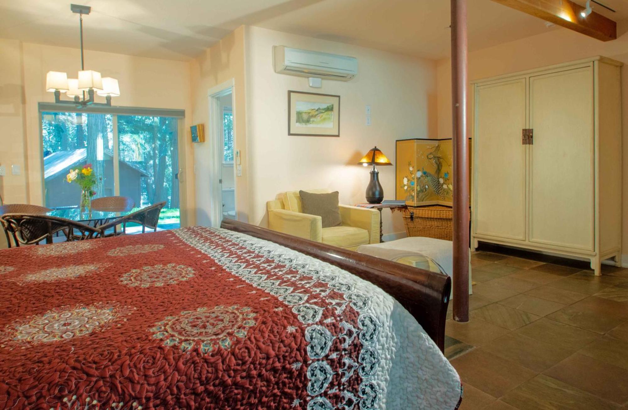 King Room with Spa Bath