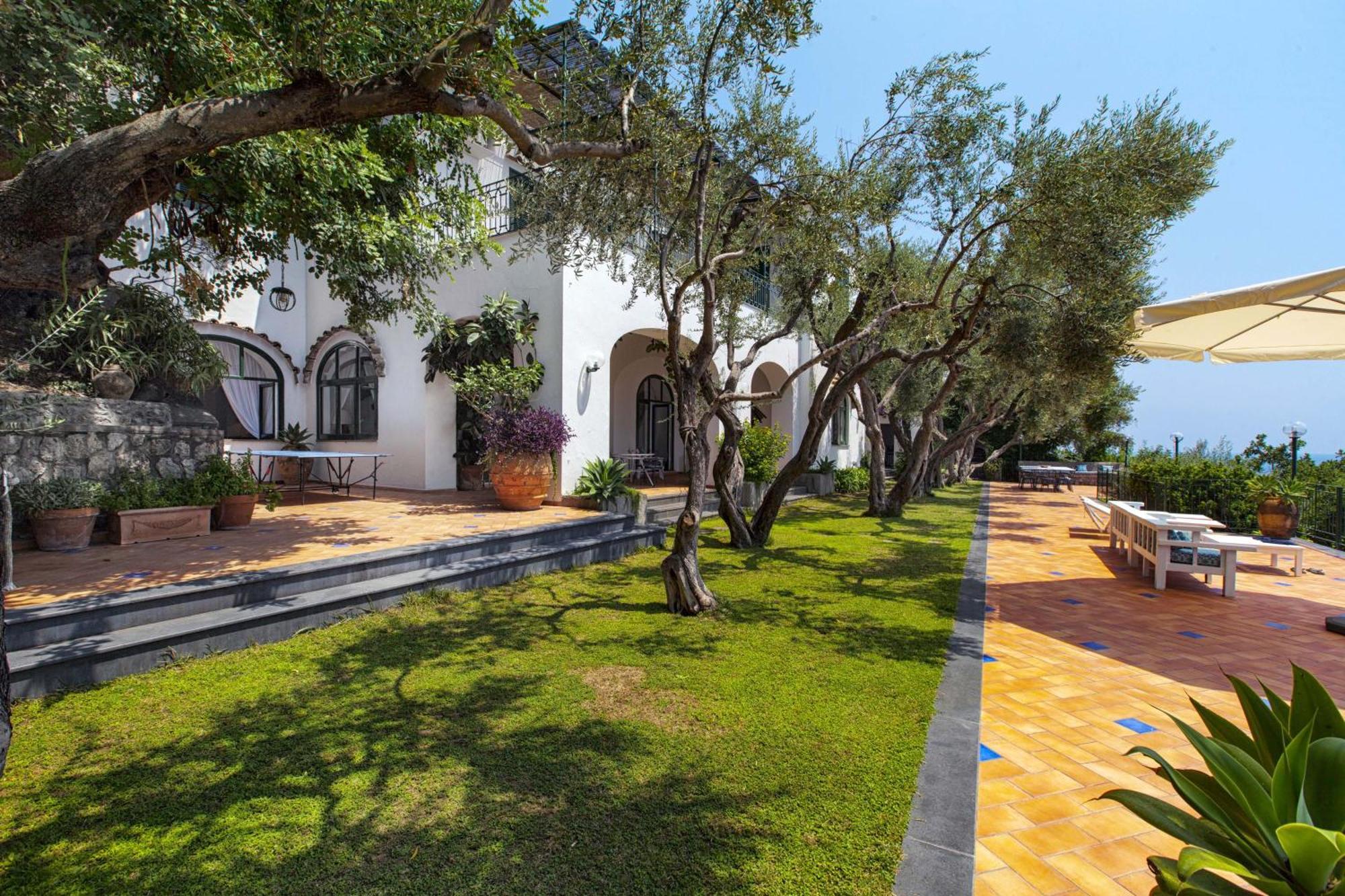 Villa - Beach Front