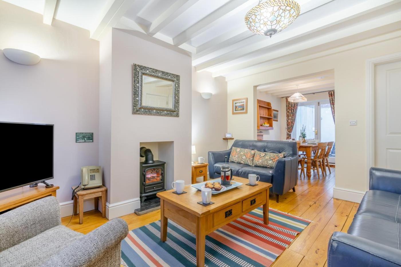 Three-Bedroom House,1748443530:JPEG