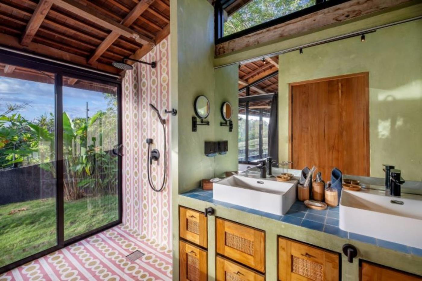 Pantai Villa with Ocean View and Garden