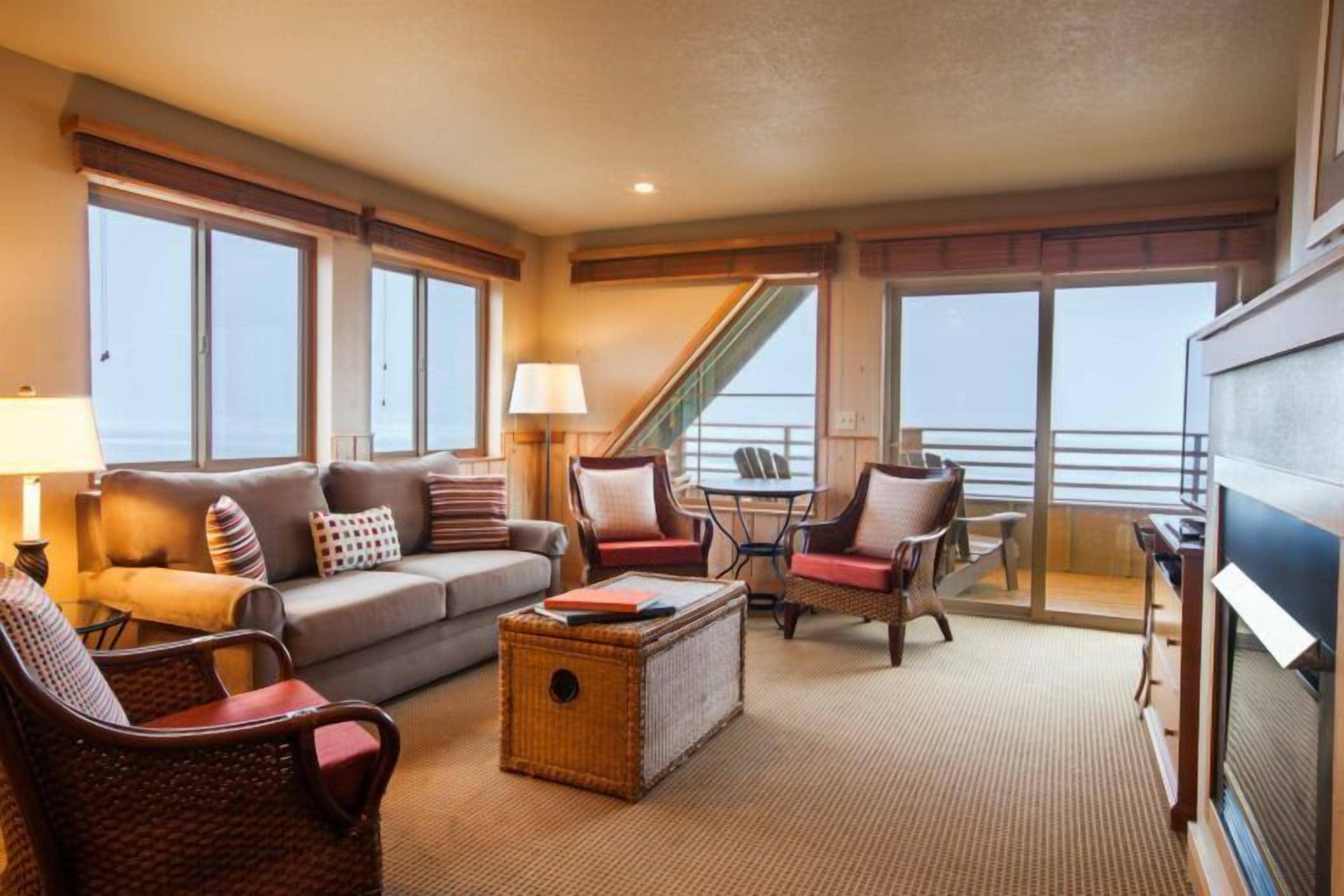 Queen Corner Suite Sofa Sleeper Non Pet-Friendly