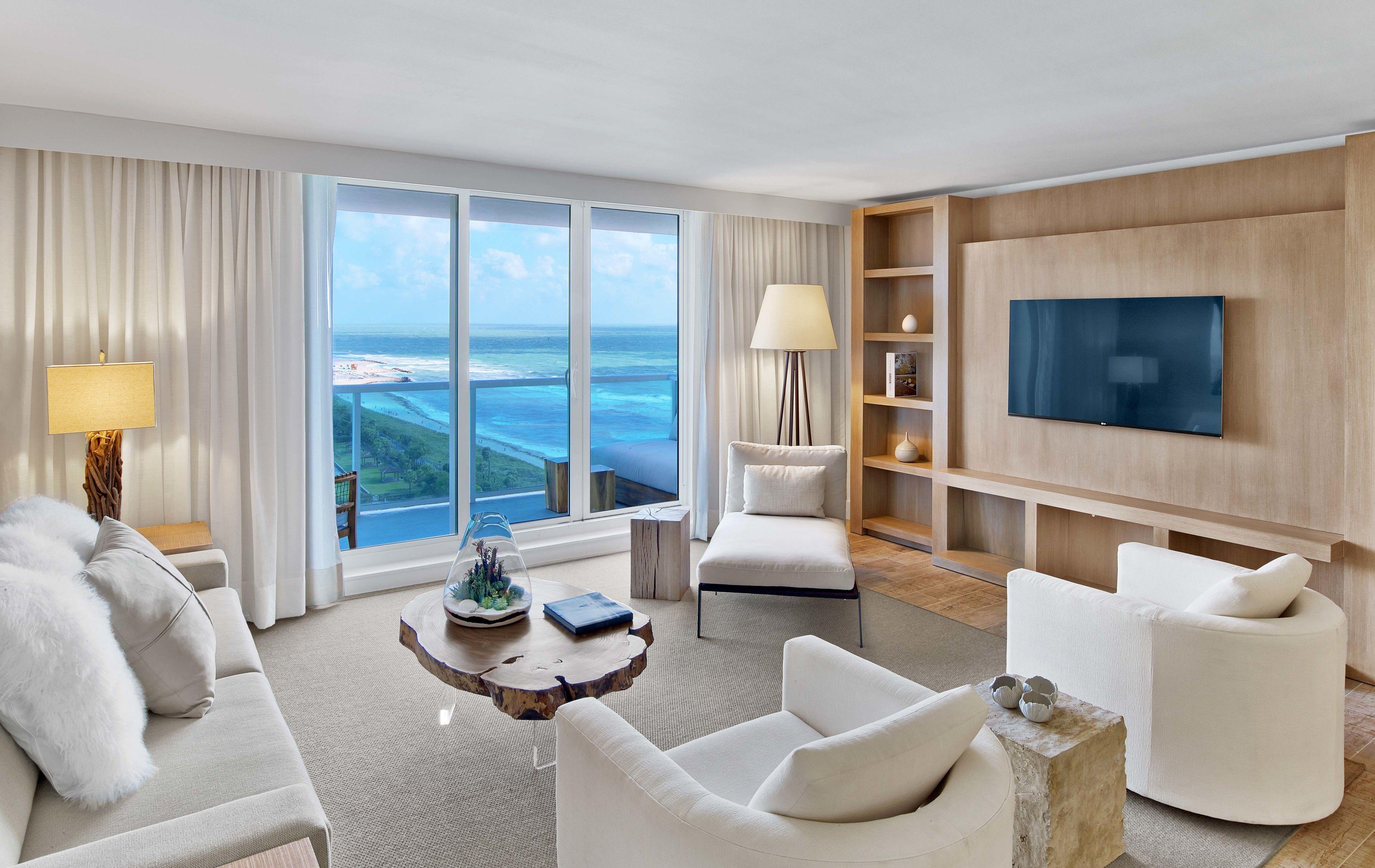 Three-Bedroom Apartment with Balcony