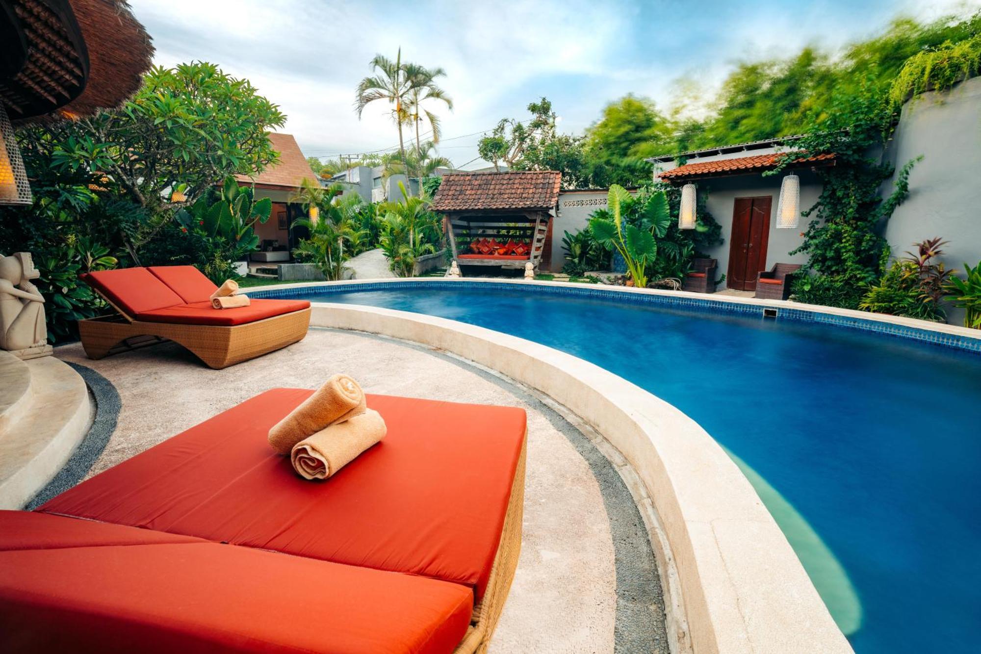 Seven-Bedroom Villa with Two Swimming Pools