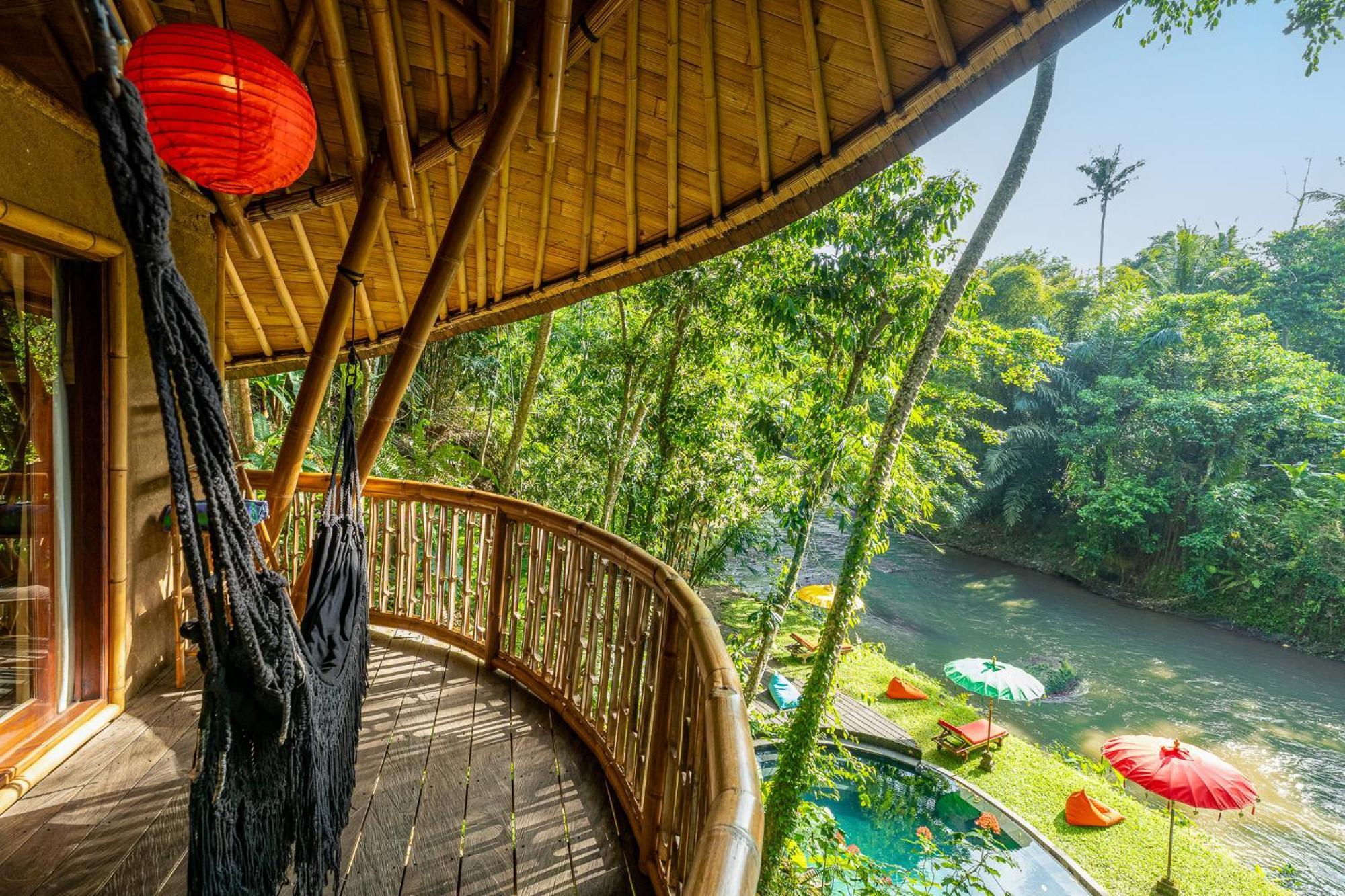 Queen Room with Pool View