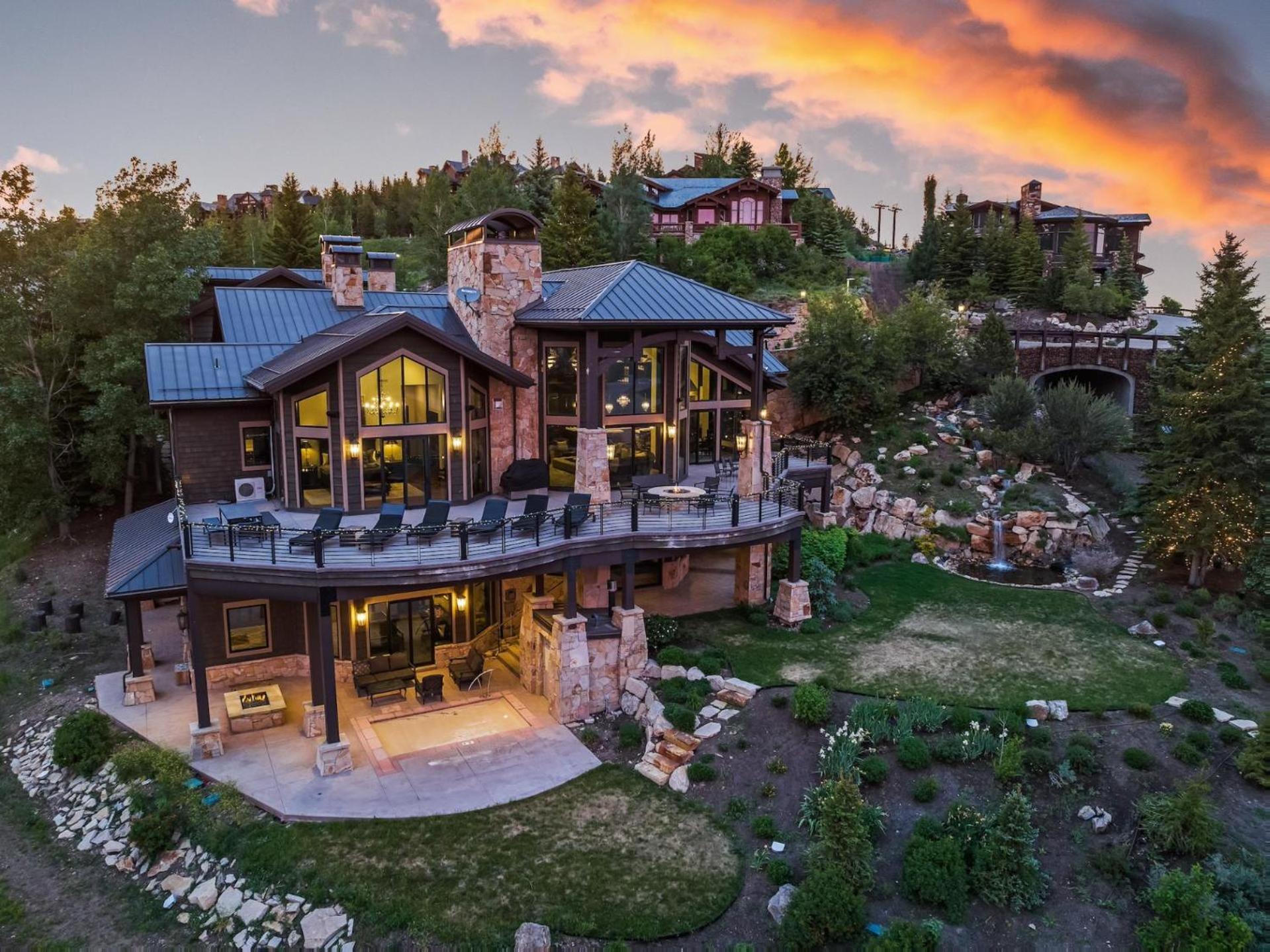 Seven-Bedroom House