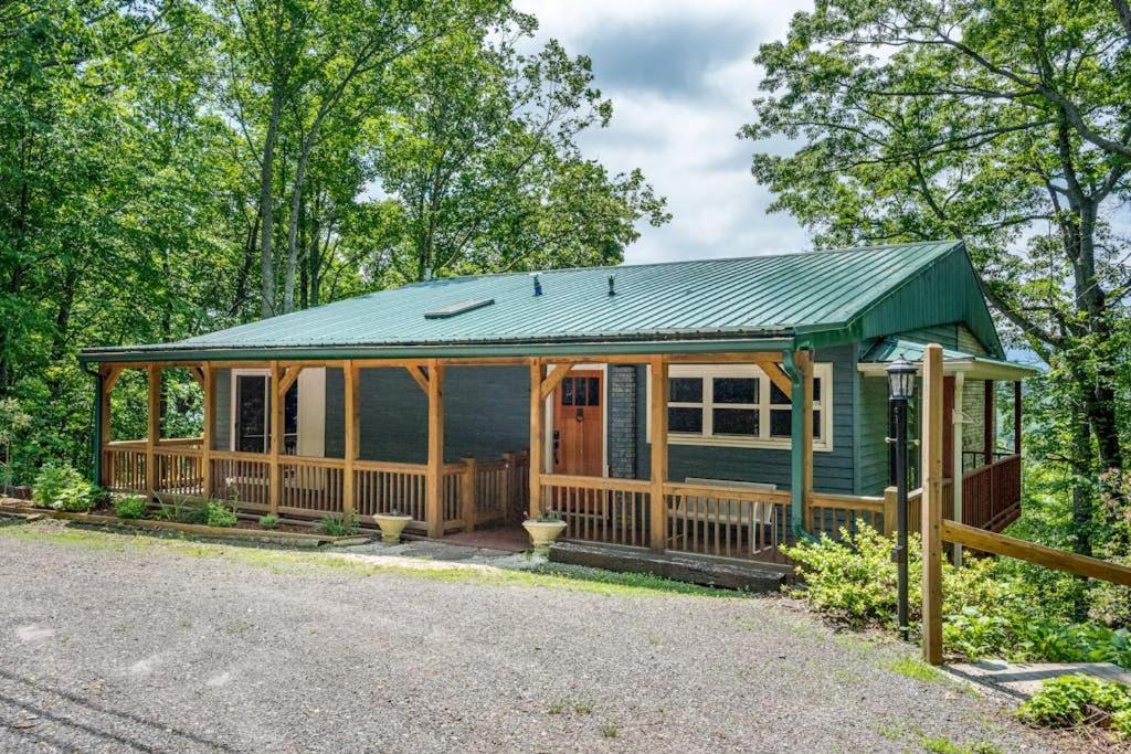 Four-Bedroom Holiday Home