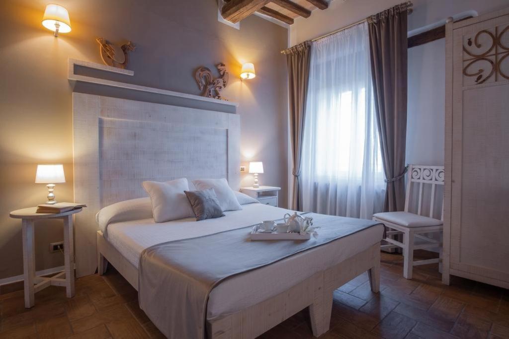 Quintuple Room