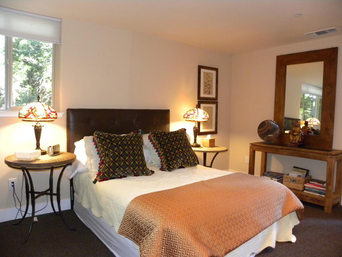 Queen Room - Pet Friendly