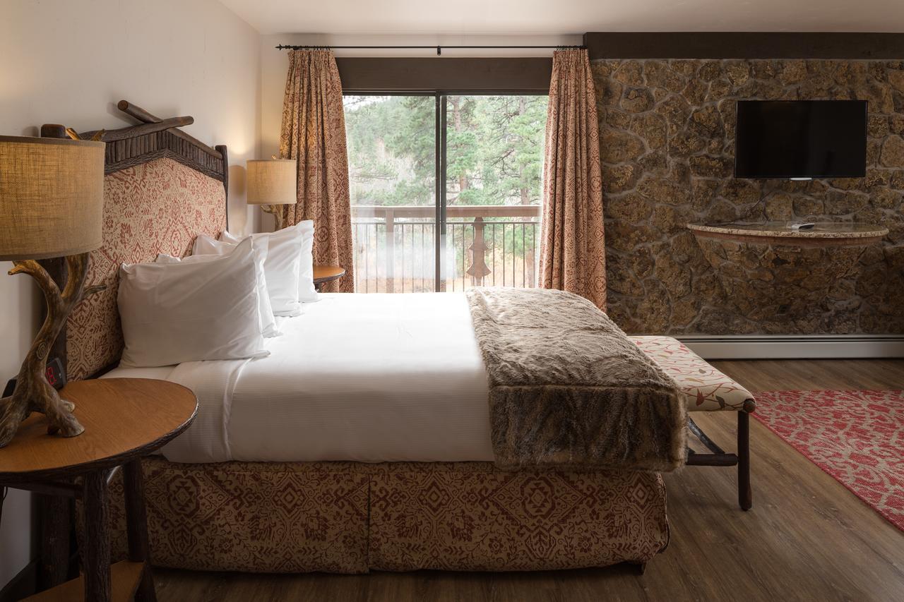 Suite with River View (2 Adults)