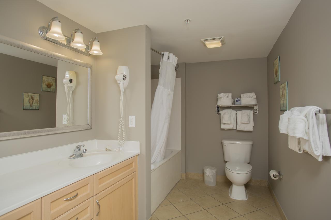 Three-Bedroom Suite with Oceanfront View,925797847:JPEG