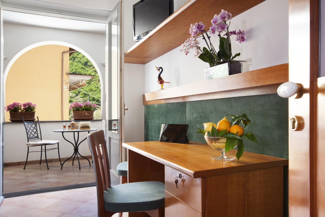 Double or Twin Room with Terrace,641930022:JPEG