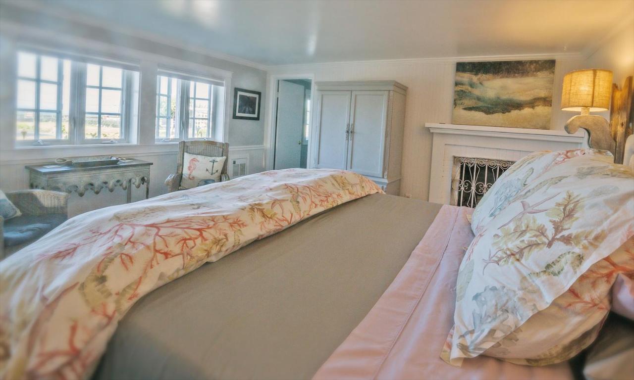 Deluxe Suite with Sea View