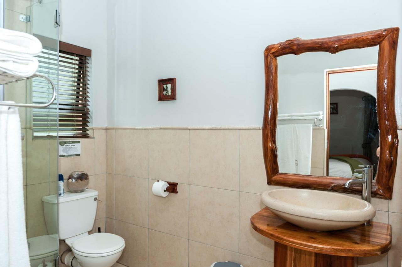 Deluxe Double Room (2 Adults + 1 Child)