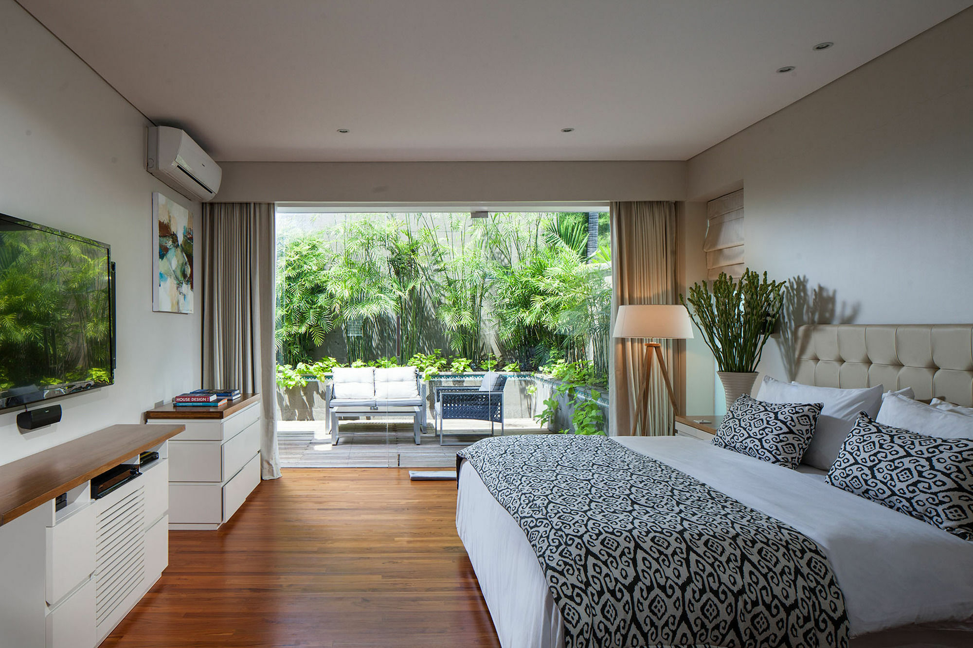 Two-Bedroom Apartment without pool